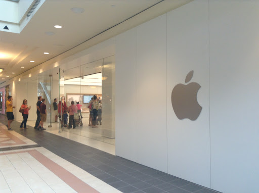 Computer Store «Apple Mayfair», reviews and photos, 2500 N. Mayfair Road, Wauwatosa, WI 53226, USA