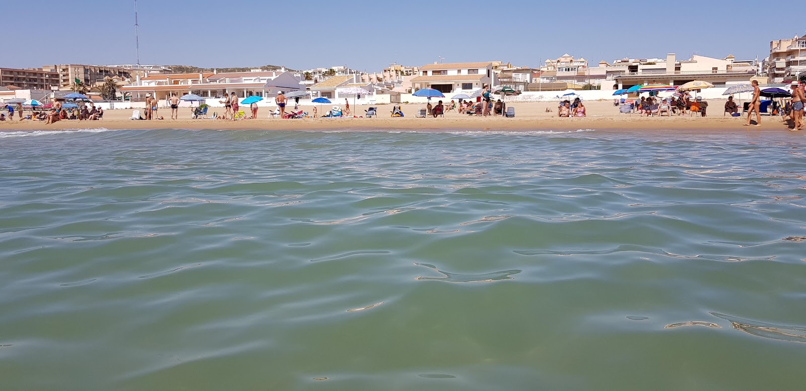 Foto di Playa la Roqueta e l'insediamento