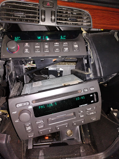 Car Dealer «Auto Villa», reviews and photos, 302 S Lake St, Grayslake, IL 60030, USA