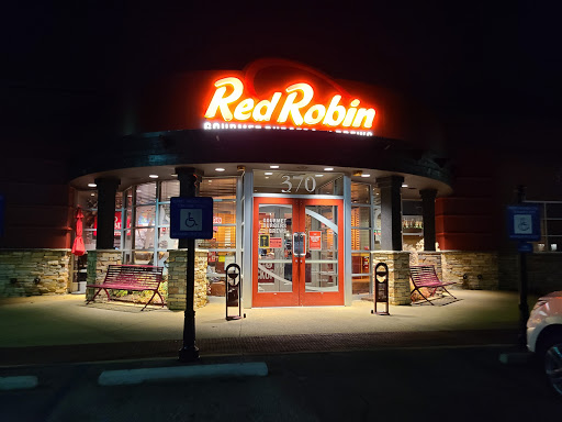 Red Robin Gourmet Burgers and Brews image 5