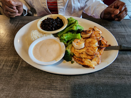 Movie Theater «Esquire Theatre», reviews and photos, 320 Ludlow Ave, Cincinnati, OH 45220, USA