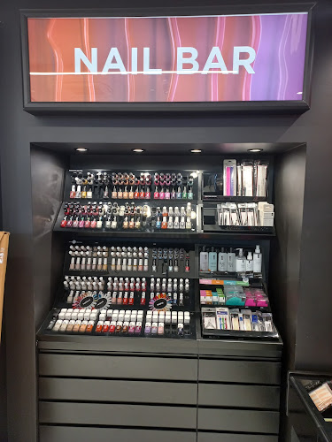 Σχόλια και κριτικές για το DUST+CREAM Stadiou