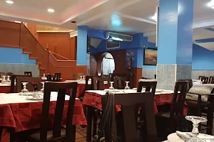 Everest Montanha Restaurante, Algés image