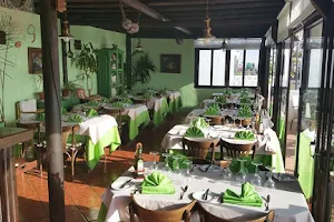 Restaurante El Caleton image