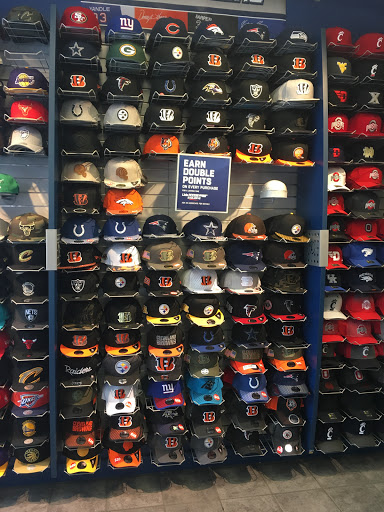 Shopping Mall «Cincinnati Premium Outlets», reviews and photos, 400 Premium Outlets Dr, Monroe, OH 45050, USA