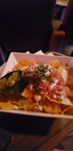 Movie Theater «Studio Movie Grill», reviews and photos, 2880 Holcomb Bridge Rd, Alpharetta, GA 30022, USA