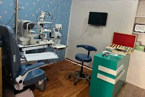 Dr.MAHESH EYE HOSPITAL Consultant ophthalmic surgeon image