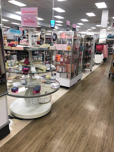 Department Store «Marshalls & HomeGoods», reviews and photos, 701 NJ-440, Jersey City, NJ 07304, USA