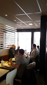 Atmosphère du Restauration rapide McDonald's à Rillieux-la-Pape - n°10