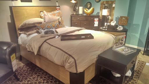 Furniture Store «Art Van Furniture - Royal Oak», reviews and photos, 32301 Woodward Ave, Royal Oak, MI 48073, USA