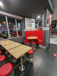 Atmosphère du Restaurant KFC Tours Chambray à Chambray-lès-Tours - n°4