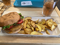 Plats et boissons du Restaurant végétalien Hank Burger à Paris - n°3