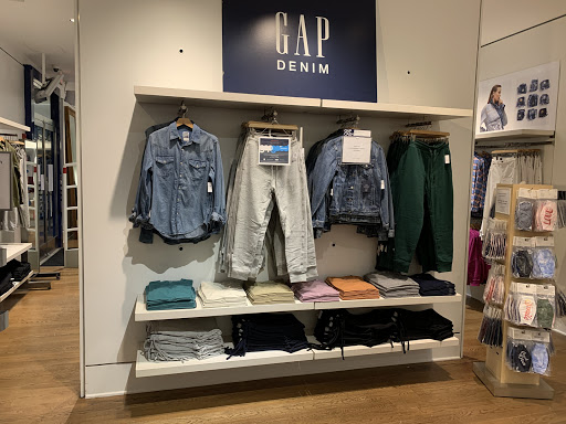 Clothing Store «Gap», reviews and photos, 375 US-202 Ste 24, Bridgewater, NJ 08807, USA