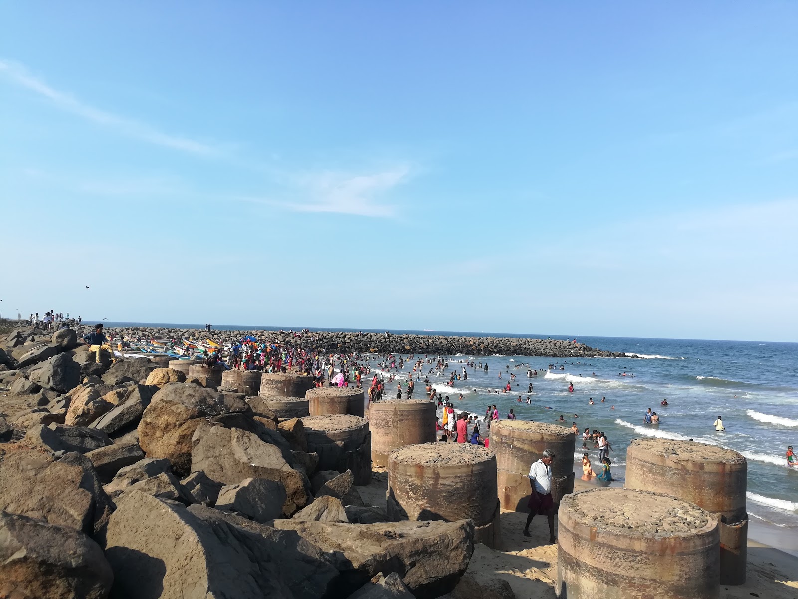Fotografija Palagai Thotti Kuppam Beach z svetel pesek površino