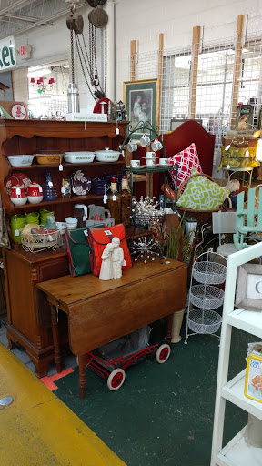 Flea Market «Unique Treasures Of Madison», reviews and photos, 1620 Athens Hwy, Madison, GA 30650, USA