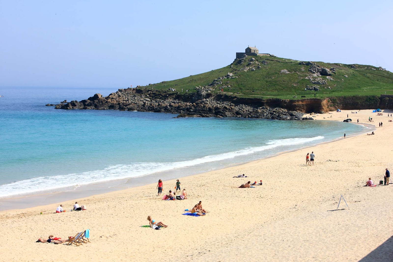 Foto di Porthmeor beach con una superficie del sabbia beige