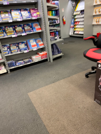 Office Supply Store «Staples», reviews and photos, 24-41 31st St, Astoria, NY 11102, USA