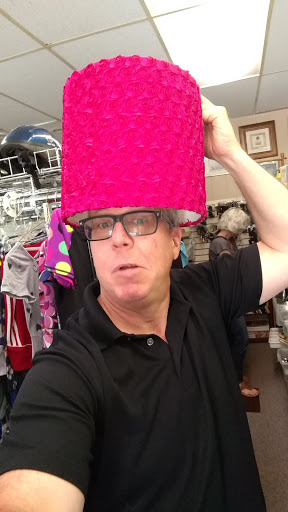 Thrift Store «In Review Shop», reviews and photos, 4768 N High St, Columbus, OH 43214, USA