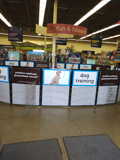 Pet Supply Store «Petco Animal Supplies», reviews and photos, 29560 W Seven Mile Rd, Livonia, MI 48152, USA