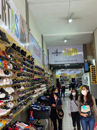 Stores to buy women's sandals Cochabamba