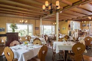 Max's Restaurant & Pub at Snowvillage Inn image