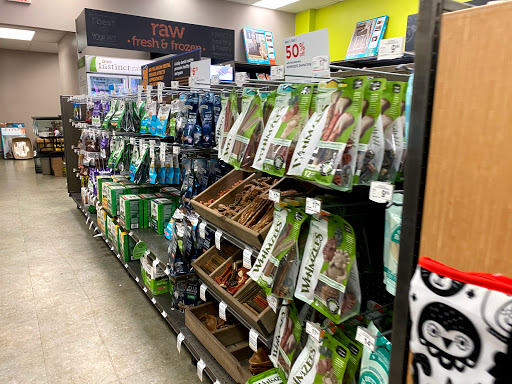 Pet Supply Store «Unleashed by Petco», reviews and photos, 520 S 23rd St, Philadelphia, PA 19146, USA
