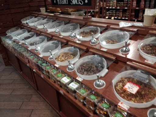 Grocery Store «The Fresh Market», reviews and photos, 11 Essington Dr, Hingham, MA 02043, USA