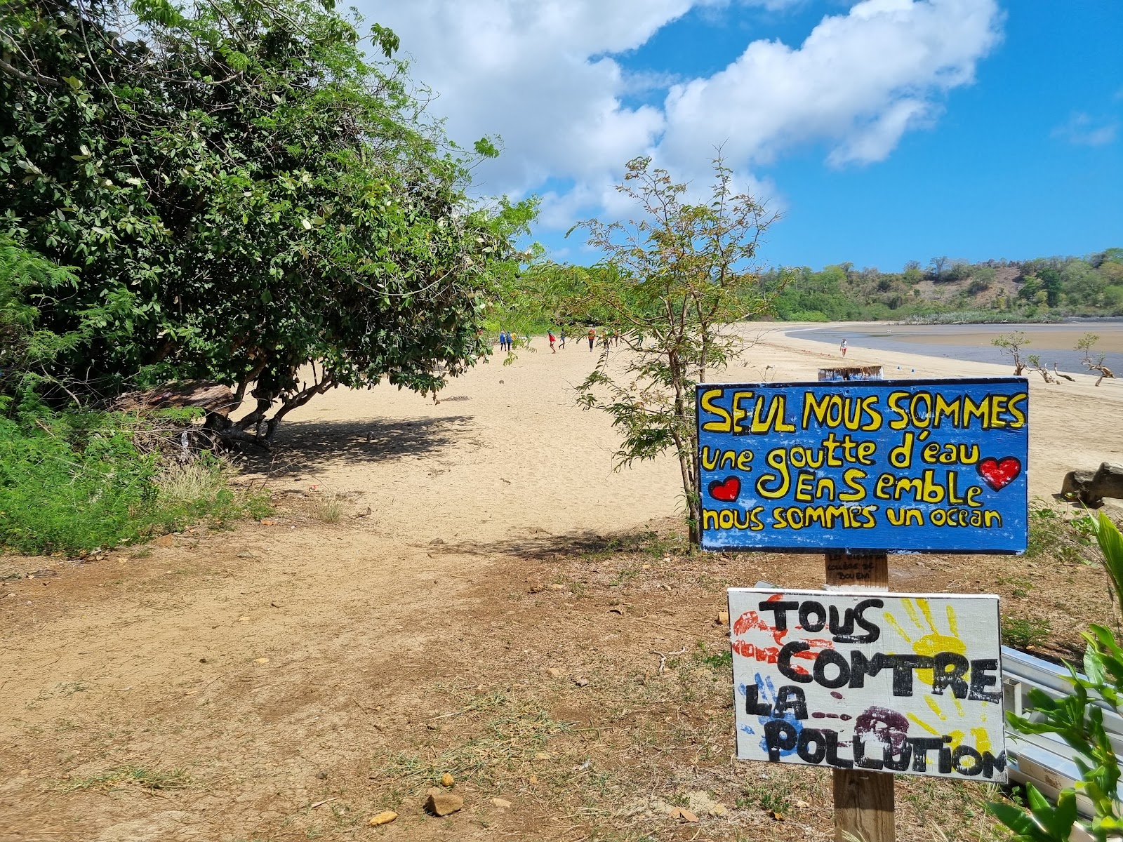 Mtsanga Foumbouni Beach的照片 带有宽敞的海湾