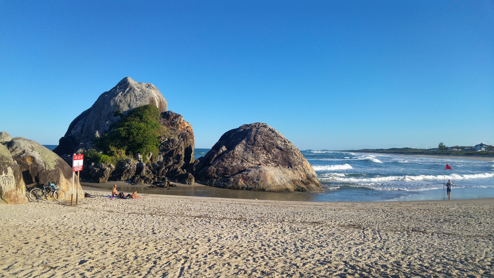 Φωτογραφία του Παραλία Sao Francisco Do Sul με επίπεδο καθαριότητας πολύ καθαρό