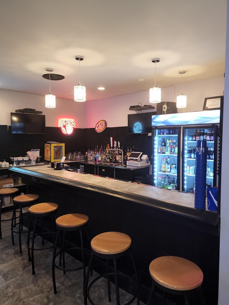 Curley's Neighborhood Bar & Indoor Golf Club 47905