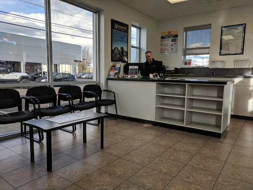 Toyota Dealer «Lithia Toyota of Springfield», reviews and photos, 163 S 9th St, Springfield, OR 97477, USA