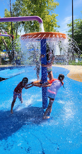 Water Park «Mystic Waters Family Aquatic Center», reviews and photos, 2025 Miner St, Des Plaines, IL 60016, USA