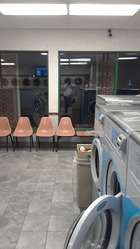 Laundromat «Clean Enterprises Laundromat, Car Wash, & Dry Cleaning», reviews and photos, 235 E Main St, Rising Sun, MD 21911, USA