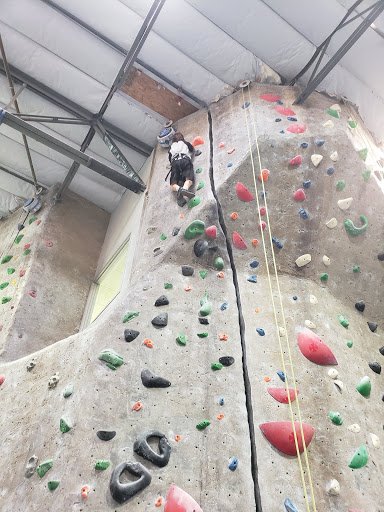 Rock Climbing Gym «Hangar 18 Indoor Climbing Gym - Riverside», reviews and photos, 6935 Arlington Ave, Riverside, CA 92503, USA