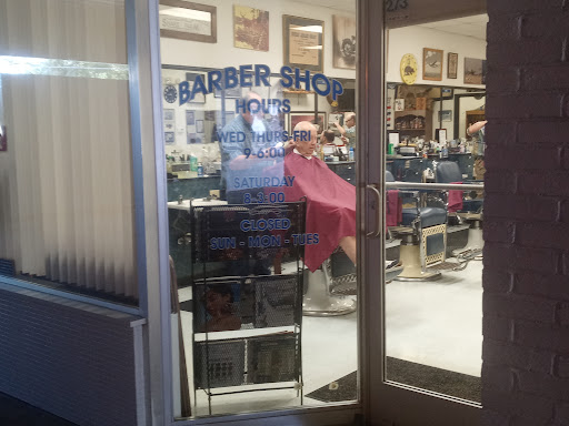 Barber Shop «Berkeley Plaza Barber Shop», reviews and photos, 273 Monroe St, Martinsburg, WV 25404, USA
