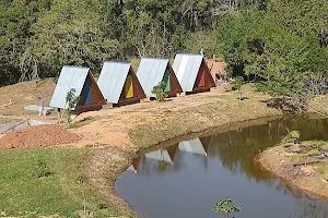 Cachoeira dos Pilões (cabanas, camping, restaurante, tirolesa e Arvorismo) image
