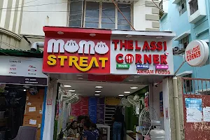 Momo Streat image