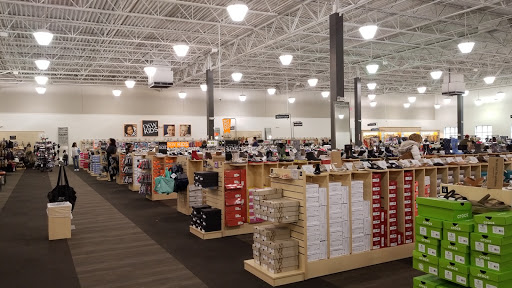 Shoe Store «DSW Designer Shoe Warehouse», reviews and photos, 1350 Bald Hill Rd, Warwick, RI 02886, USA