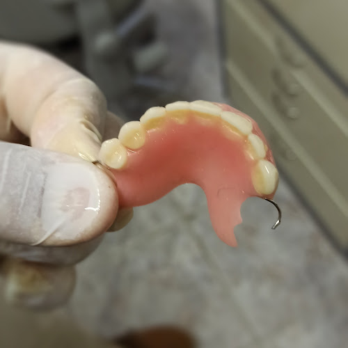 Opiniones de Consultorio Dental Odontología Juntos C.S.B.C en Las Piedras - Dentista