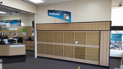Shipping and Mailing Service «The UPS Store», reviews and photos, 8014 Olson Memorial Hwy, Golden Valley, MN 55427, USA