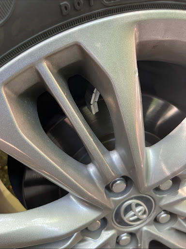 Tire Shop «Discount Tire Store - Kirkland, WA», reviews and photos, 12410 NE 124th St, Kirkland, WA 98034, USA