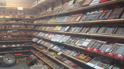 Cigar Shop «Woodbury Tobacco Cigars & E-Cigars», reviews and photos, 7060 Valley Creek Plaza #115, Woodbury, MN 55125, USA