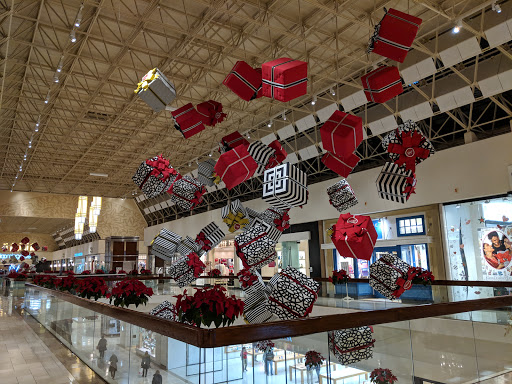 Shopping Mall «The Shops at Chestnut Hill», reviews and photos, 199 Boylston St, Chestnut Hill, MA 02467, USA