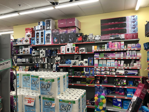 Dollar Store «FAMILY DOLLAR», reviews and photos, 401 Clinton Street, Woonsocket, RI 02895, USA