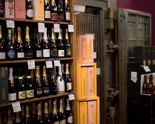 Wine Store «Red Wagon Wine Shoppe», reviews and photos, 1613 Livernois Rd, Troy, MI 48083, USA