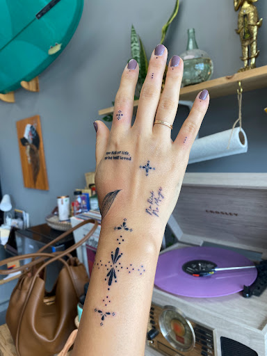 Explore mom of 2 tattoo ideas, creative tattoo ideas in Kailua Kona, available at Kaeo Hawaii Tattoo & Creative Studio