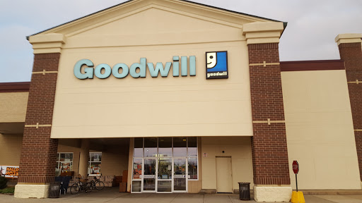 Thrift Store «Goodwill Industries McHenry», reviews and photos, 2006 N Richmond Rd, McHenry, IL 60051, USA