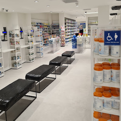 Pharmacie EIFFEL COMMERCE - Paris 15 à Paris