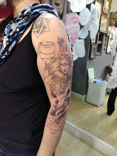 Tattoo Shop «Mothers Tattoo», reviews and photos, 617 Main St, Covington, KY 41011, USA