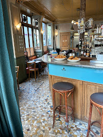 Atmosphère du Restaurant français Le Petit Pontoise à Paris - n°10